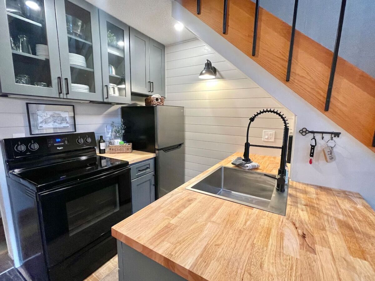 冰箱、微波炉、烤箱、炉灶