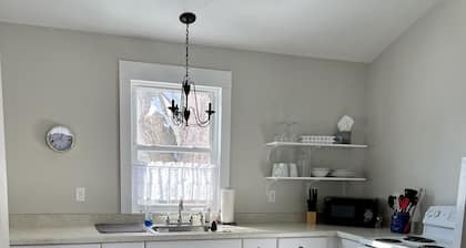 1br-1bth- Furnished Apartment in Chardon