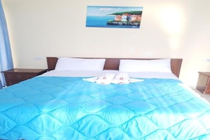 Room - Hotel Sanremo (Rrashbull)