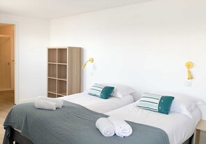 2 bedrooms, travel crib, free WiFi, bed sheets