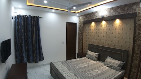 2 bedrooms, iron/ironing board, WiFi. Sleep - Eat - Comfort