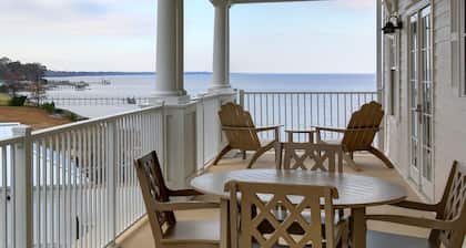 Three Bedroom Luxury Condo, Waterside Resort (2048815)