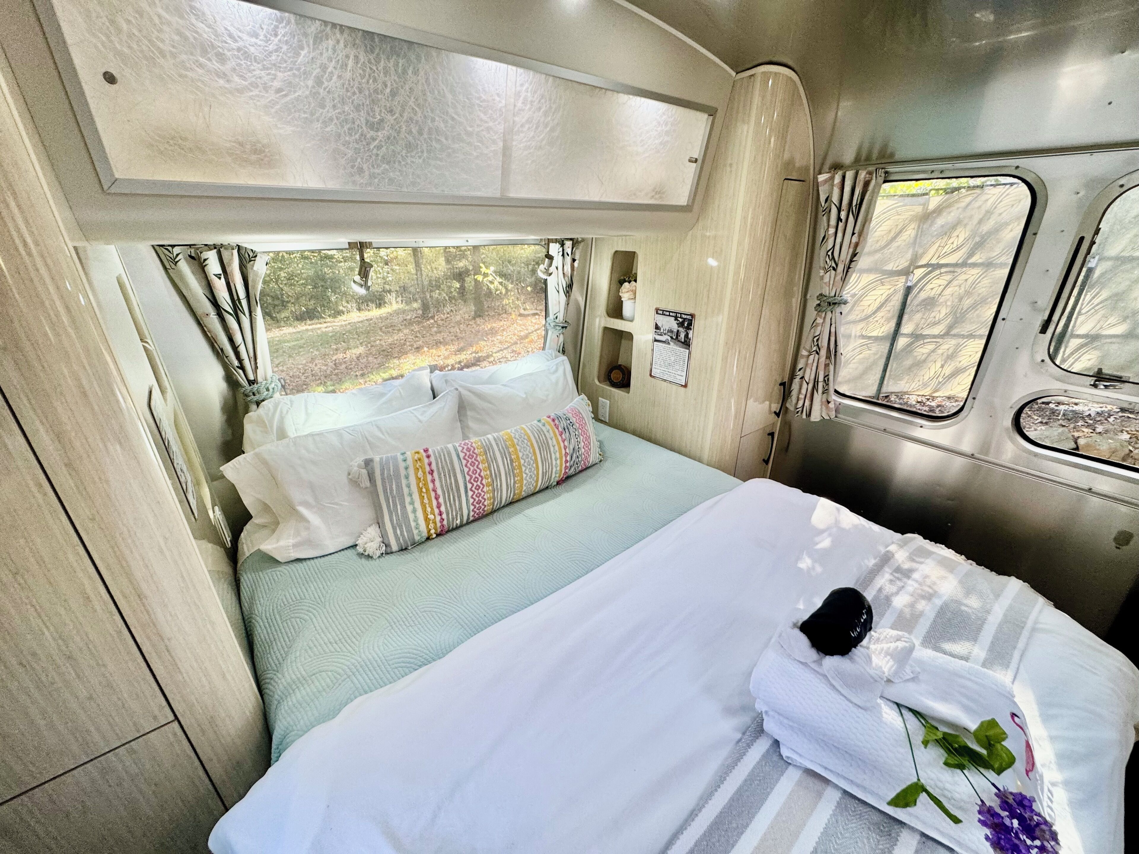 1 dormitori, planxa i posts de planxar, wifi gratuïta i roba de llit 