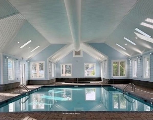 Piscine couverte, piscine extérieure