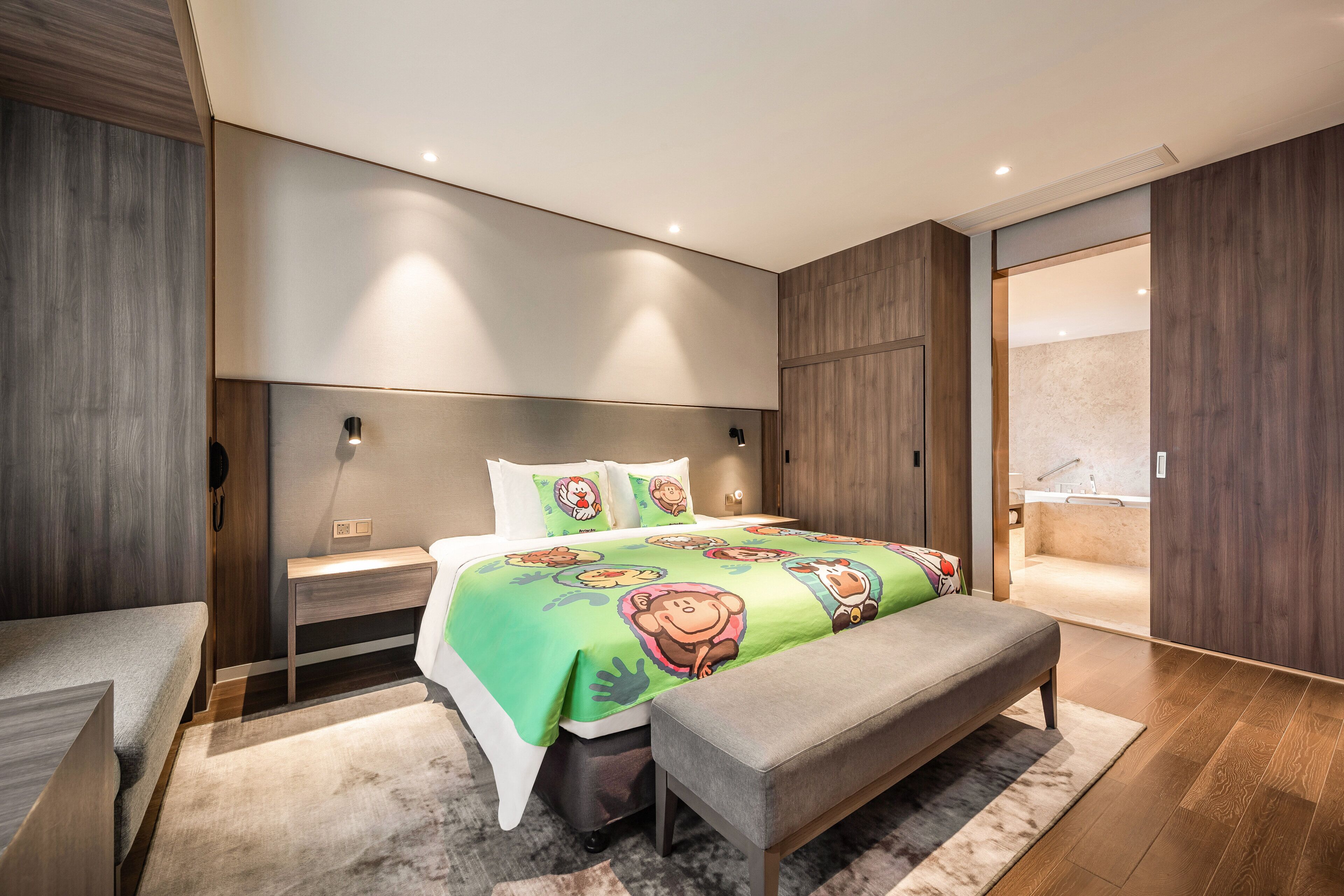 suite, 1 bedroom | 1 bedroom, in-room safe, soundproofing