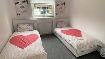 4 多间卧室、熨斗/熨衣板、免费 WiFi、床单