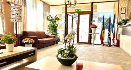 Hotel Oxford Inn & Suites