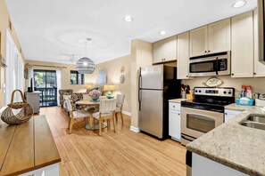 Fridge, microwave, oven, stovetop - Soundfront Stay Beach, Pools & More at The Spa (Hilton Head Island)