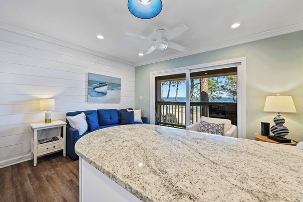 Televisión y oficina 