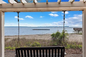 Una spiaggia nelle vicinanze
