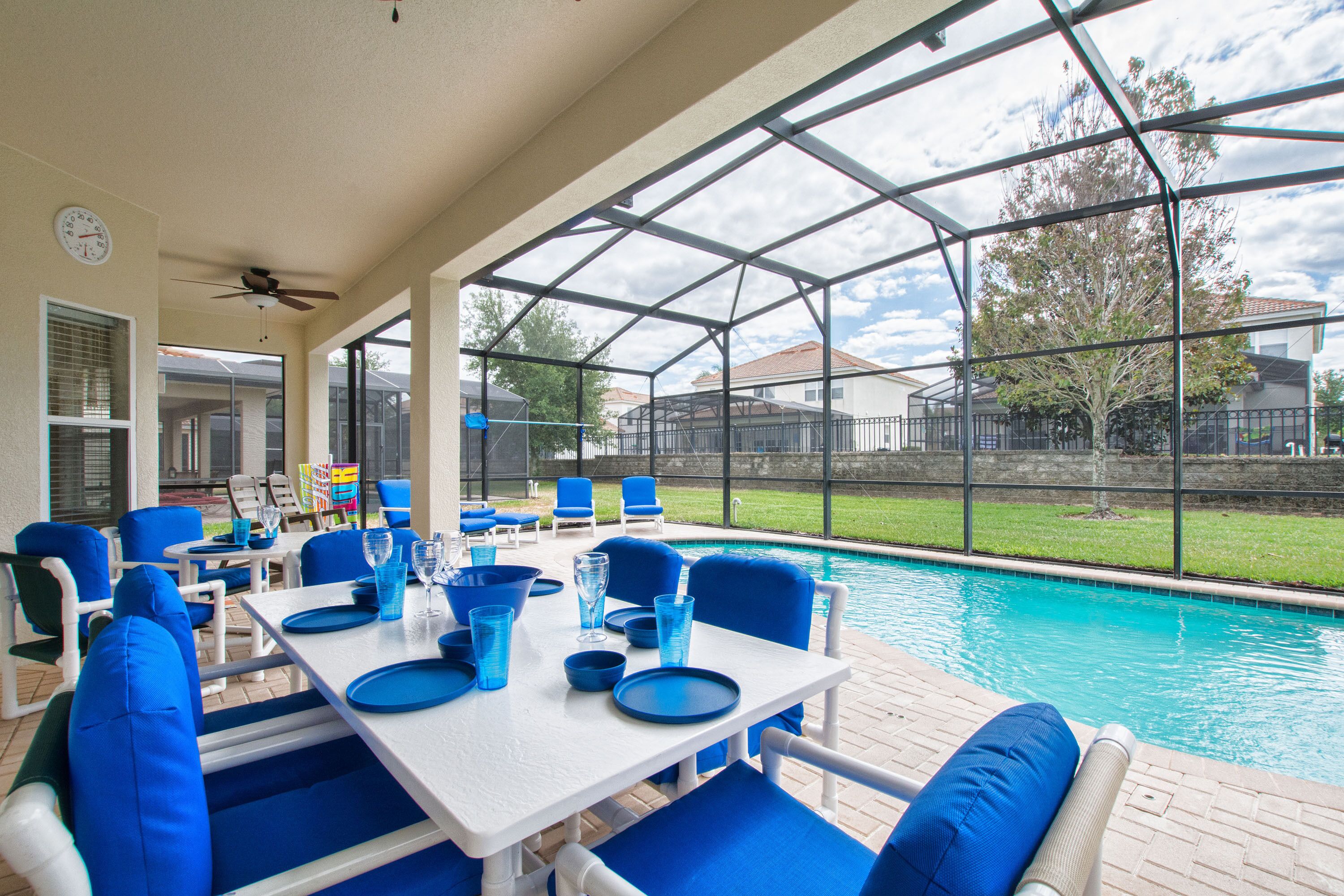 Fun in the Sun at Mickey Hideaway Villa. Make memories & Minutes to Attractions