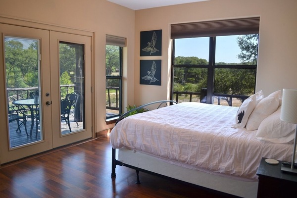 2 slaapkamers, een strijkplank/strijkijzer, gratis wifi, beddengoed