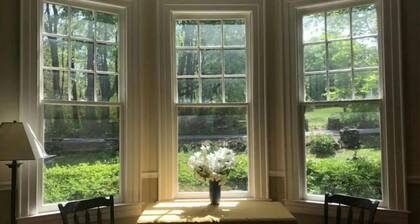 Beautiful, Spacious Historic Victorian Near Ski Liberty