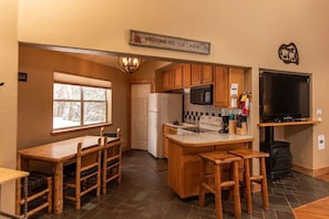 Fridge, microwave, oven, stovetop - Mt. Antero Chalet at Creekside Chalets (Salida)
