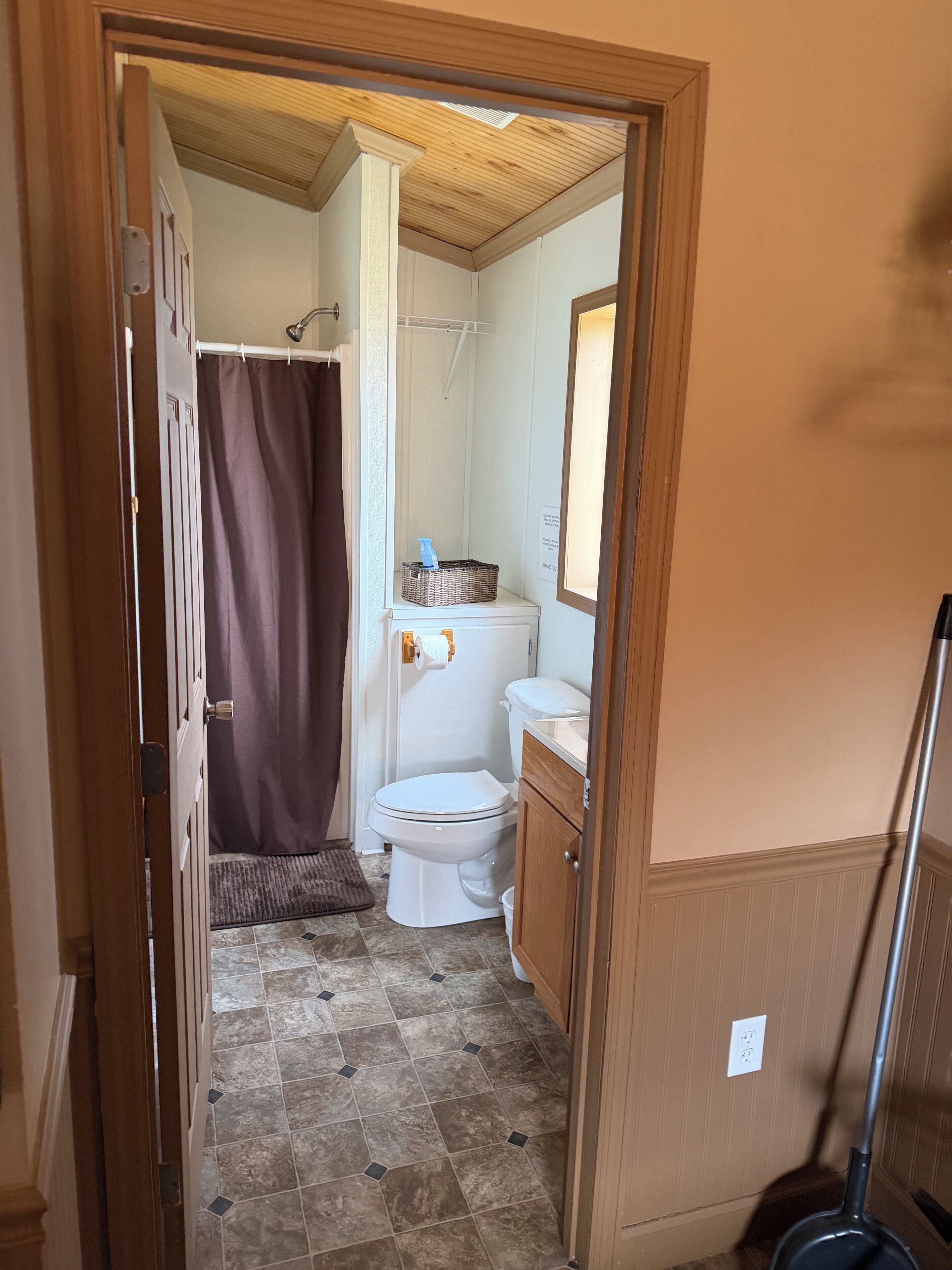 Bruser, håndklæder, Toiletpapir