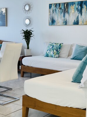 2 bedrooms, in-room safe, iron/ironing board, WiFi - PRIVATE 2/2, STEPS TO THE BEACH, 2 CARS FREE GARAGE ⭐️⭐️⭐️⭐️⭐️ (Fort Lauderdale)