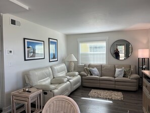 TV - Marco Island Waterfront Condo  (Marco Island)