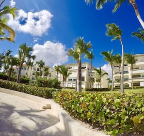 Property grounds - Perfect beach condo Cap Cana Marina, Punta Cana (Punta Cana)