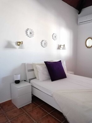 3 عدّة غرف نوم ومكواة/لوح كي وواي فاي وملاءات أسرّة