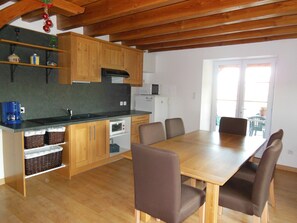 Dining - GITE PLEINE NATURE CAMPAGNE AVEYRON (Najac)