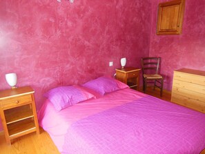 2 bedrooms, iron/ironing board, cots/infant beds, free WiFi - GITE PLEINE NATURE CAMPAGNE AVEYRON (Najac)