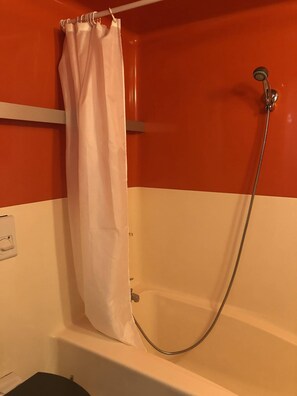Combined shower/tub, hair dryer, toilet paper - STUDIO ARCS 1800 (Bourg-Saint-Maurice)