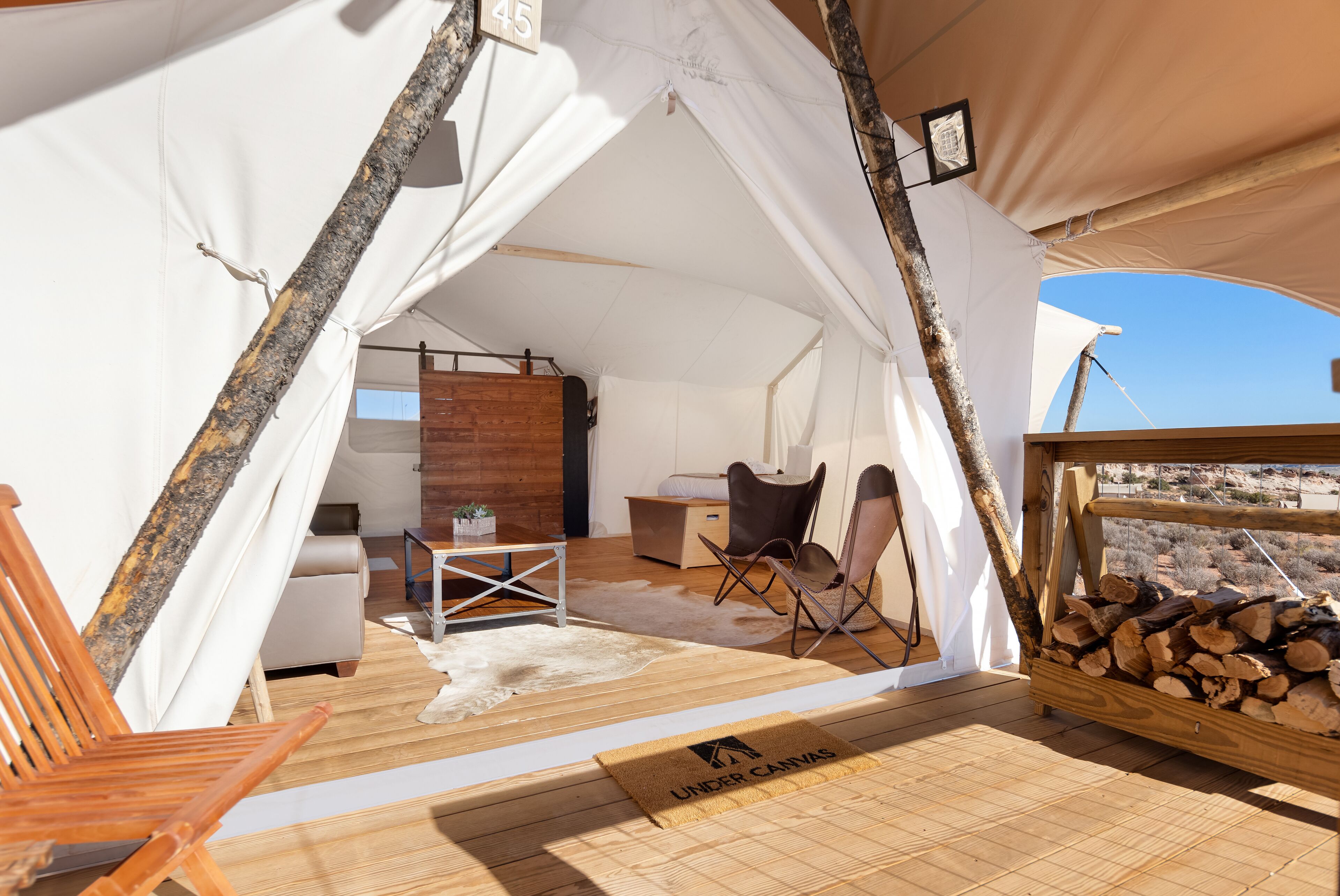 أغطية فراش متميزة وأسرّة بإسفنج  يتكيف مع شكل الجسم وملاءات أسرّة