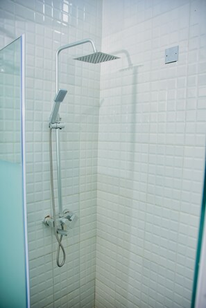 Basic Double Room | Bathroom | Shower, towels - Sicily Luxury Suites (Lagos)