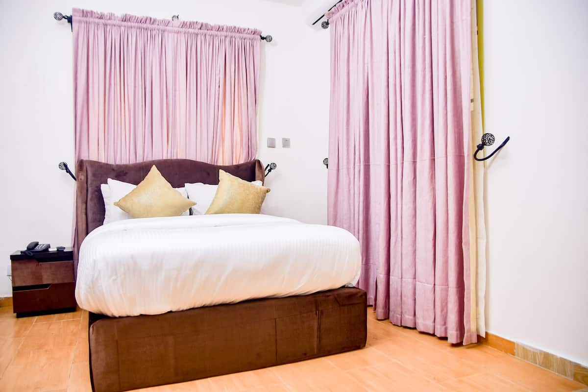 Chambre Double | 1 chambre, bureau, Wi-Fi gratuit, draps fournis
