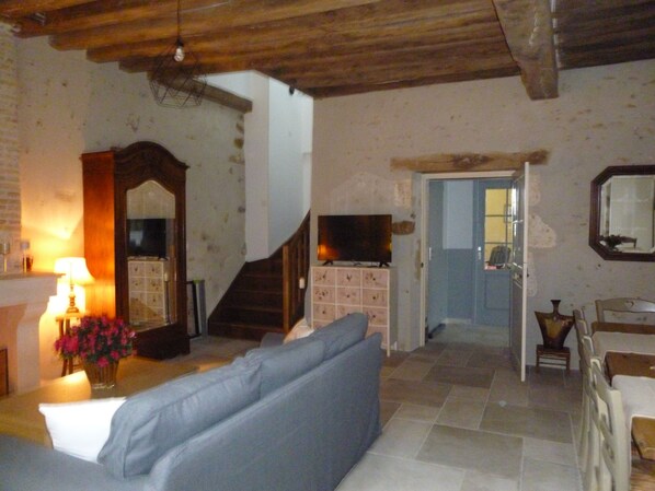 Smart TV, fireplace, foosball, table tennis - Gîte en Sancerrois (Menetou-Râtel)