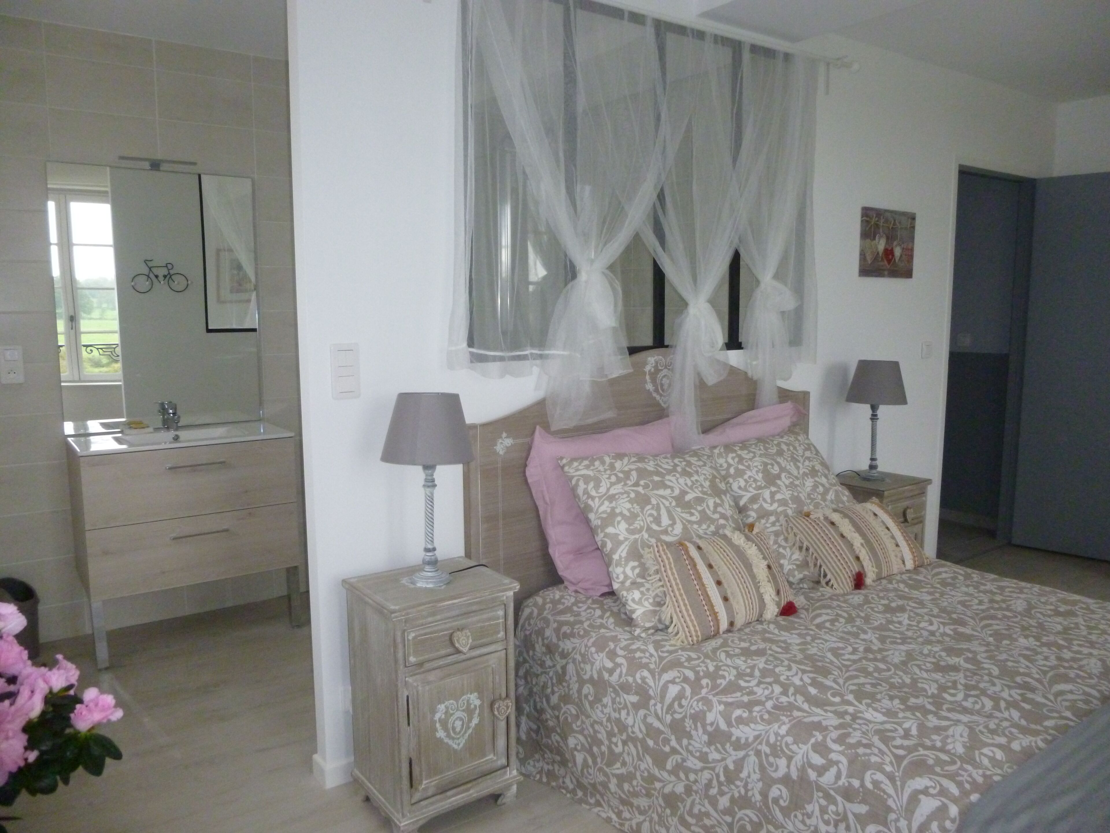 5 habitaciones, tabla de planchar con plancha y wifi gratis 