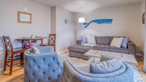 Unclassified image, 4 of 32, button - Whale Watcher Condo #2 (Rockaway Beach)