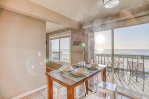 2 bedrooms - Whale Watcher Condo #3 (Rockaway Beach)