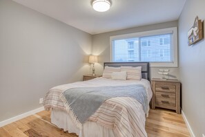 2 bedrooms - Whale Watcher Condo #3 (Rockaway Beach)