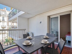 Outdoor dining - Appartement Gimelli – Welkeys (Toulon)
