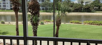 Upscale 2 bedroom 2 bathrooms cozy villa, Golf Community