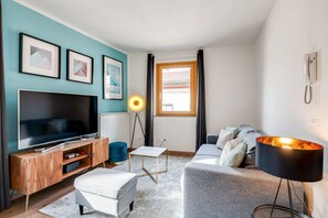 Living area - GuestHost - Bright and elegant 55sqm apartment that can accommodate up to 4 people. Located on the third floor, without lift, of a building in the heart of Florence (3 minutes walk from Santa Croce Basilica), the apartment is the best solution to visit t (Firenze)