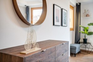 Interior - GuestHost - Bright and elegant 55sqm apartment that can accommodate up to 4 people. Located on the third floor, without lift, of a building in the heart of Florence (3 minutes walk from Santa Croce Basilica), the apartment is the best solution to visit t (Firenze)