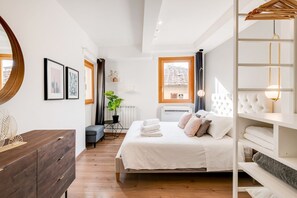 1 slaapkamer, een strijkplank/strijkijzer, wifi