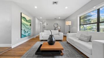 Smart TV, books, stereo