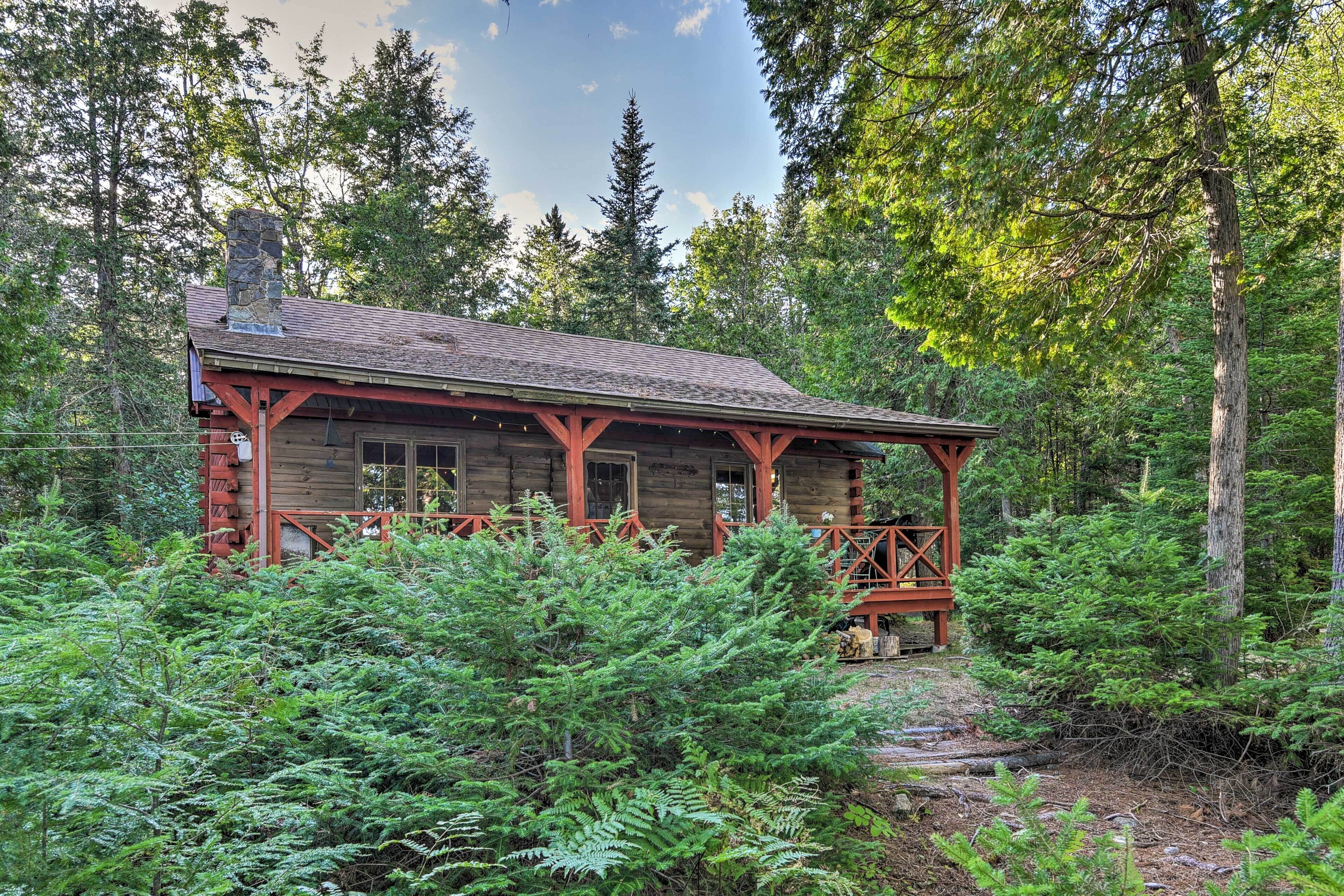 Lakeside Livin’: Cozy Cabin Steps to Sebec Lake!