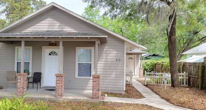 🌟 Modern House Minutes from Downtown Gainesville, UF, VA & More! 🏡✨