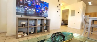 🌟 Modern House Minutes from Downtown Gainesville, UF, VA & More! 🏡✨