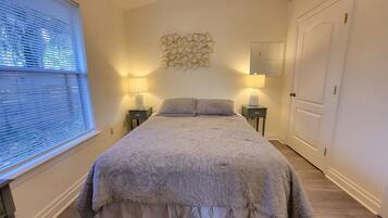 2 bedrooms, iron/ironing board, free WiFi, bed sheets