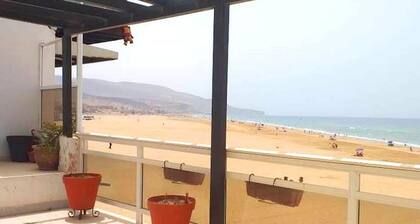 Superbe Villa pieds dans l'eau Ă Aghroud 4726