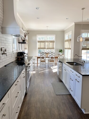 New construction farmhouse in desirable Five Points!