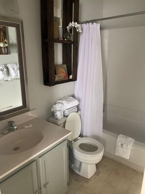 Studio, Multiple Beds (Sugar Ski & Country Club Unit 11-402 ) | Bathroom
