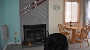 Studio, flere senger (Sugar Ski & Country Club Unit 10-702 ) | Oppholdsrom