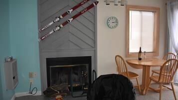 Studio, Multiple Beds (Sugar Ski & Country Club Unit 10-702 ) | Living room