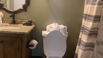 Condo, Multiple Beds (425) | Bathroom | Hair dryer, towels